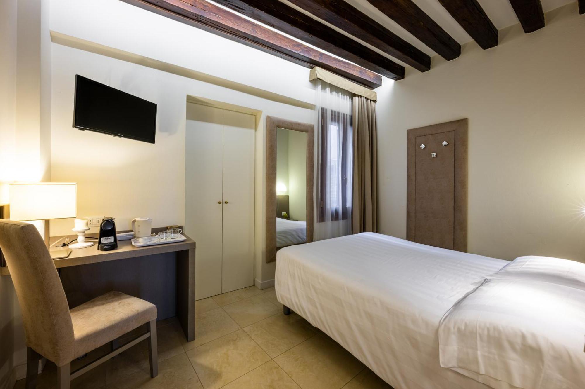 Leone Hotel Venice Exterior photo