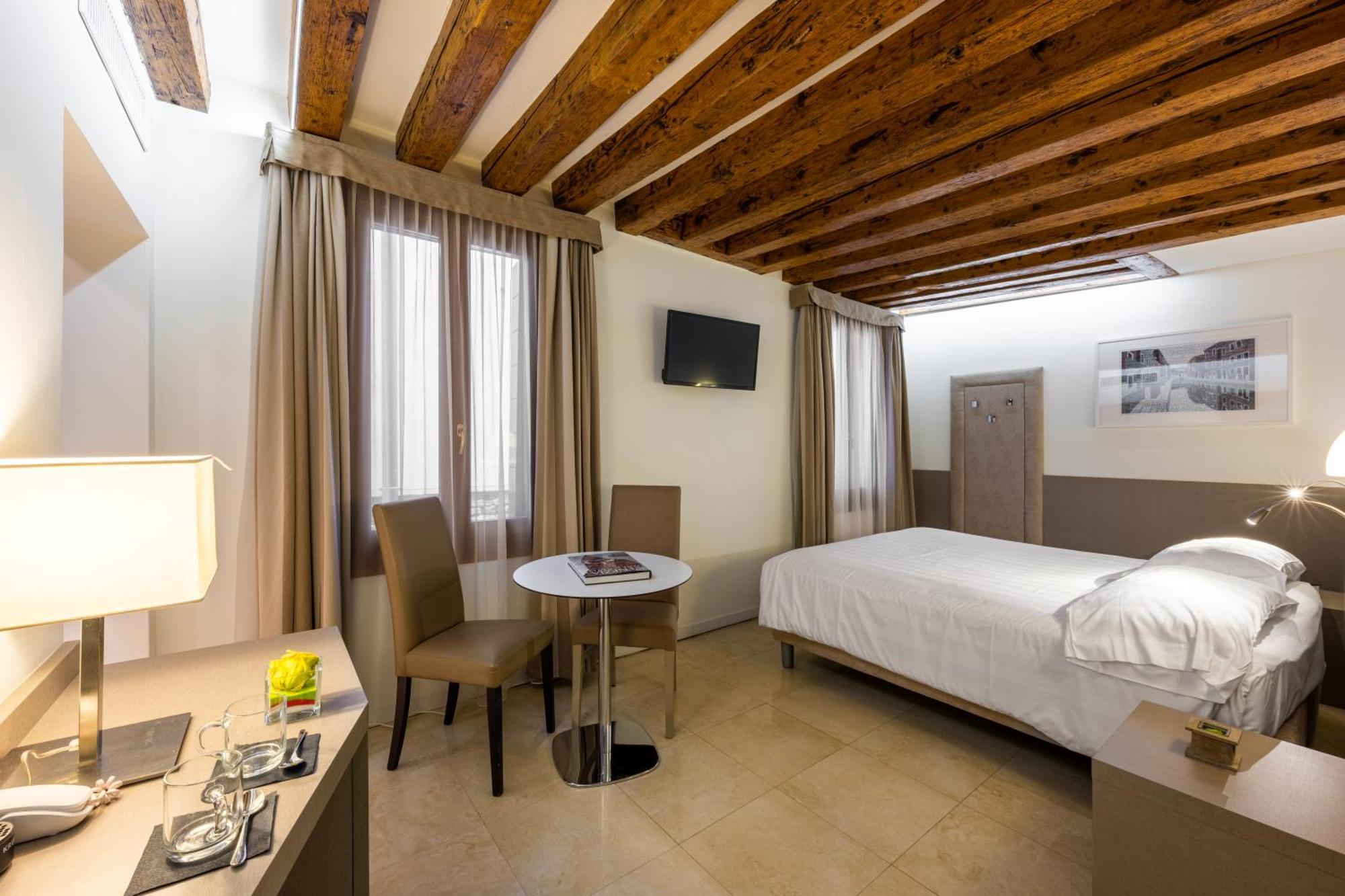 Leone Hotel Venice Exterior photo