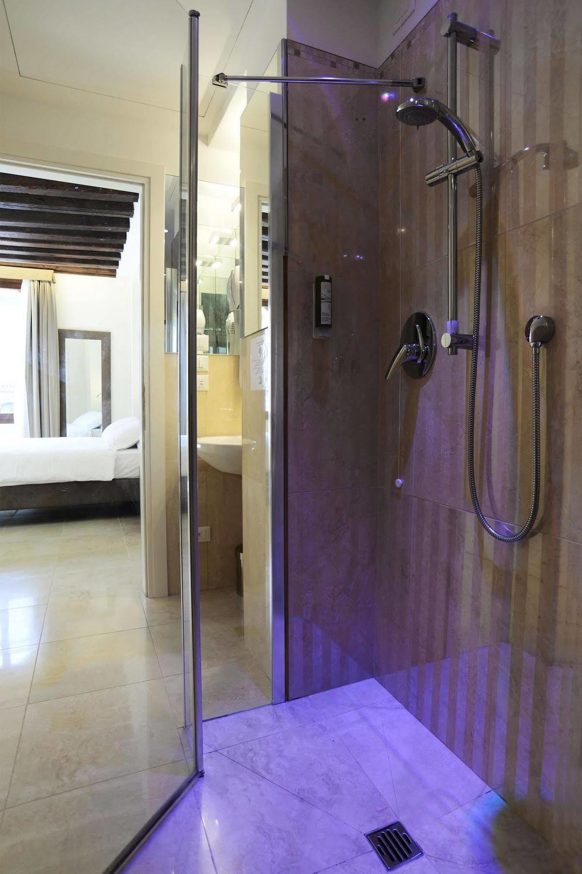 Leone Hotel Venice Exterior photo