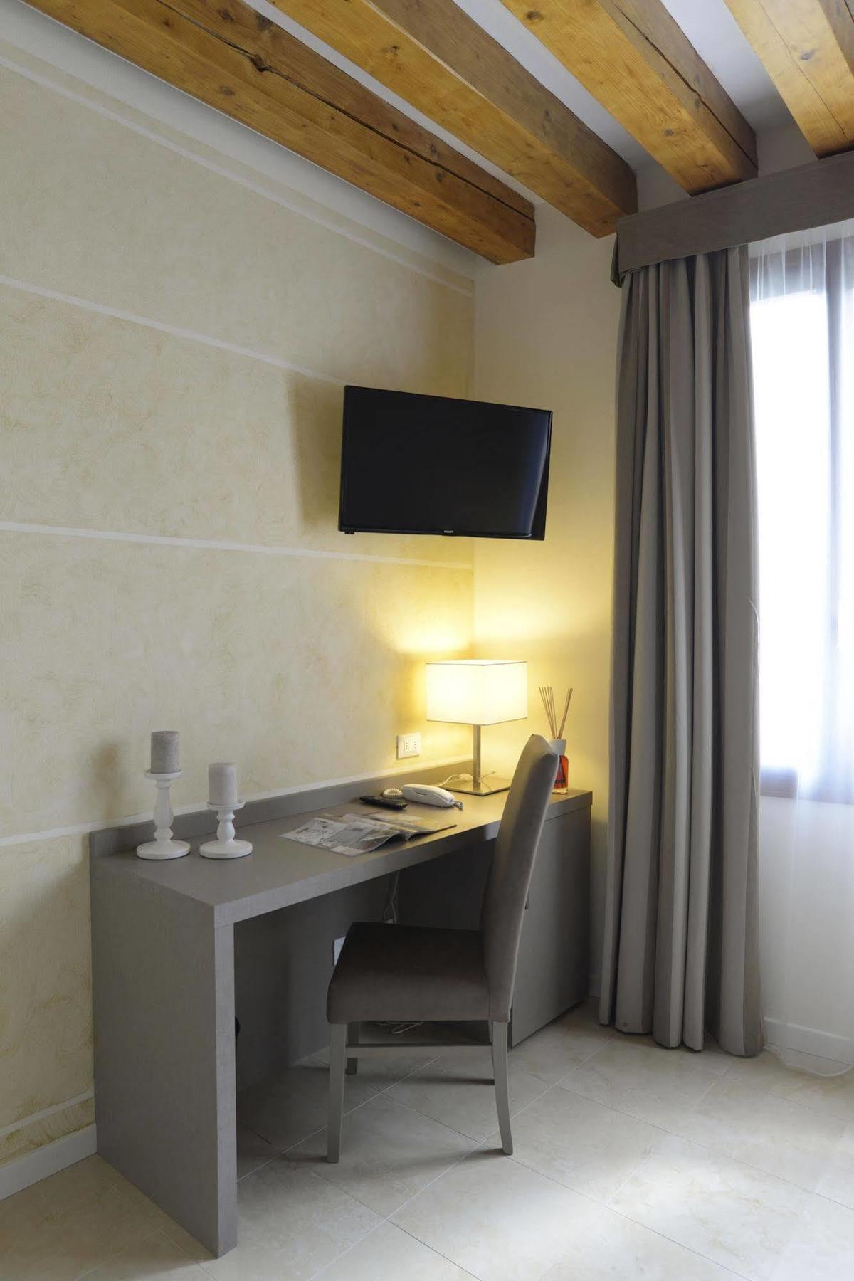 Leone Hotel Venice Exterior photo