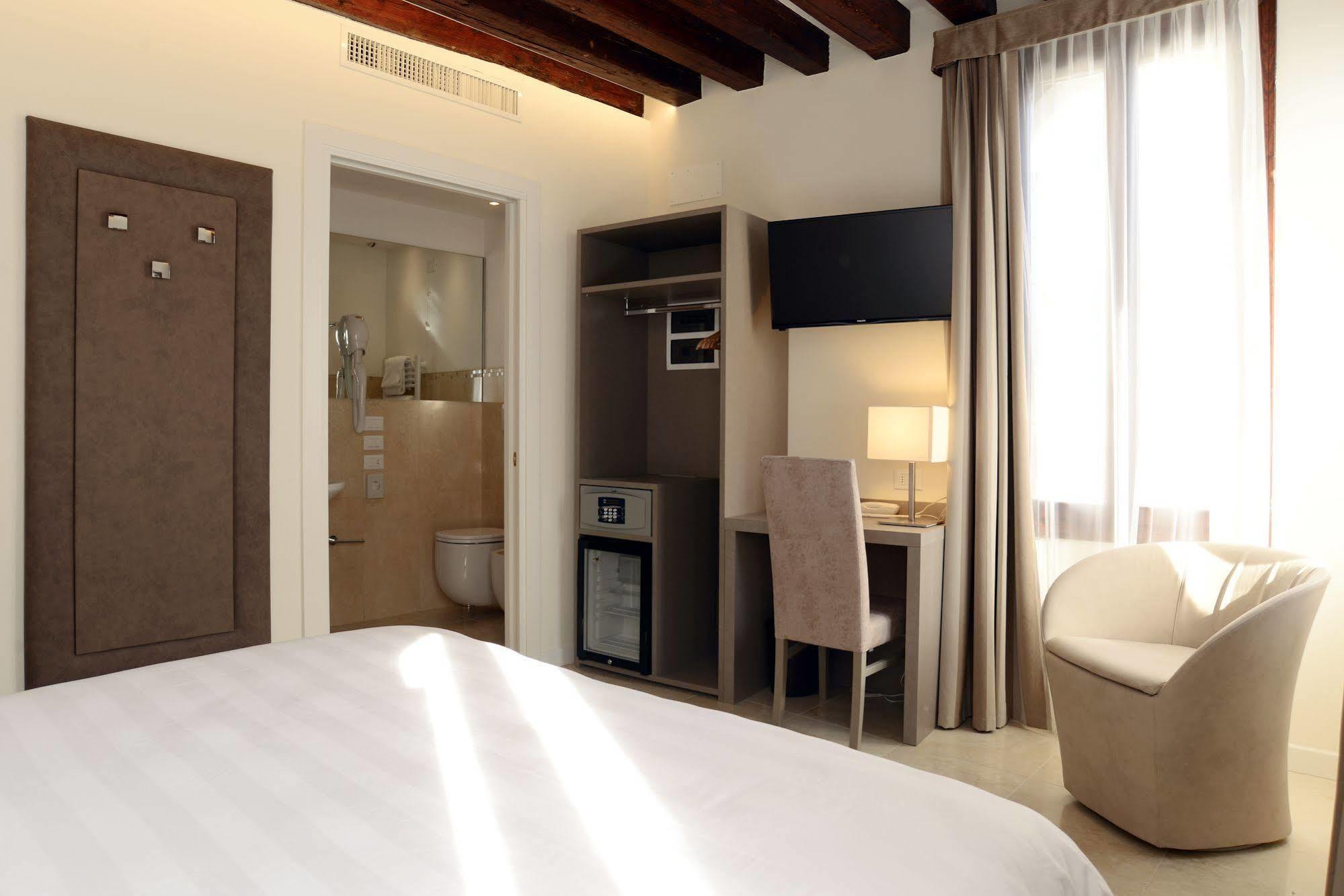 Leone Hotel Venice Exterior photo