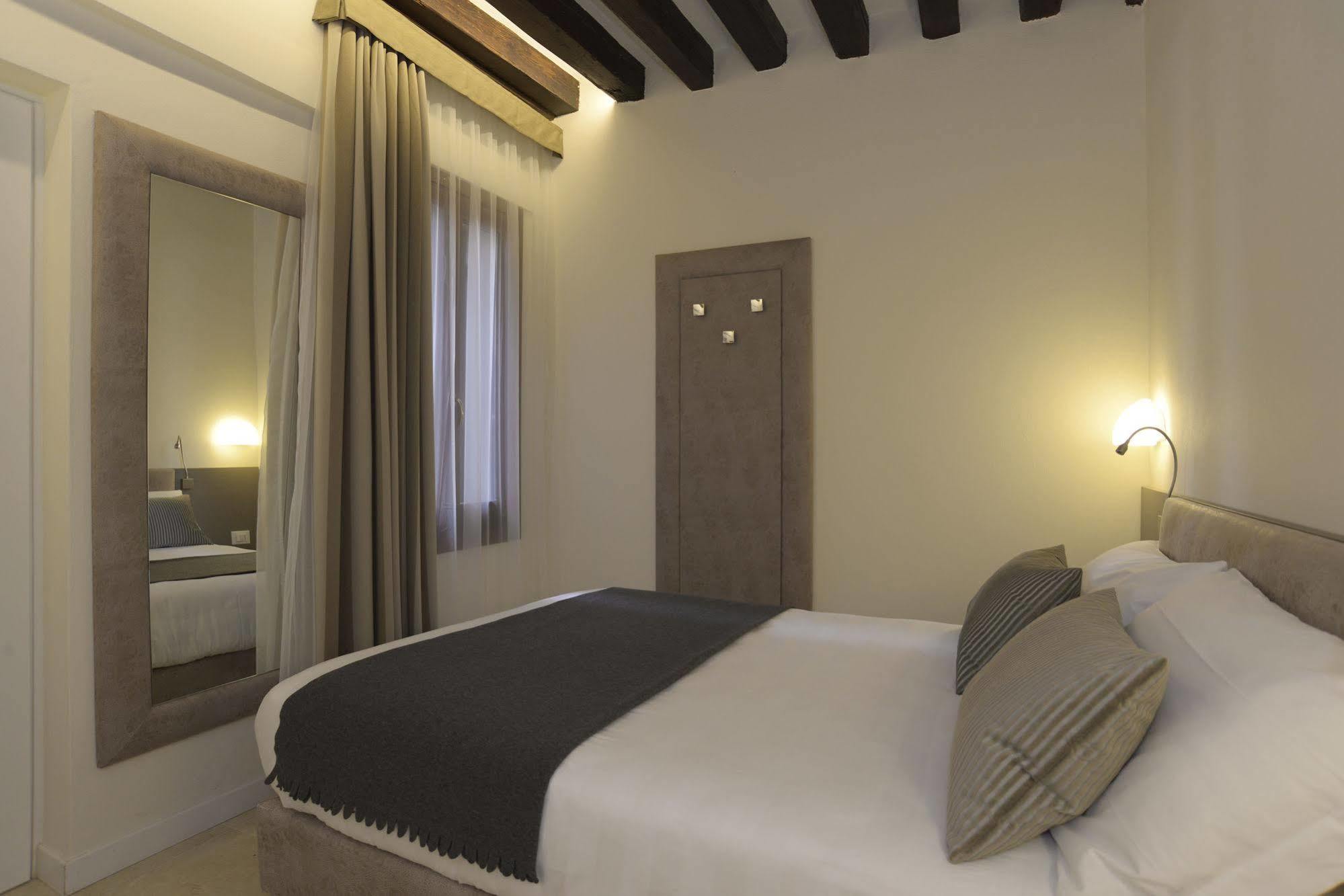 Leone Hotel Venice Exterior photo